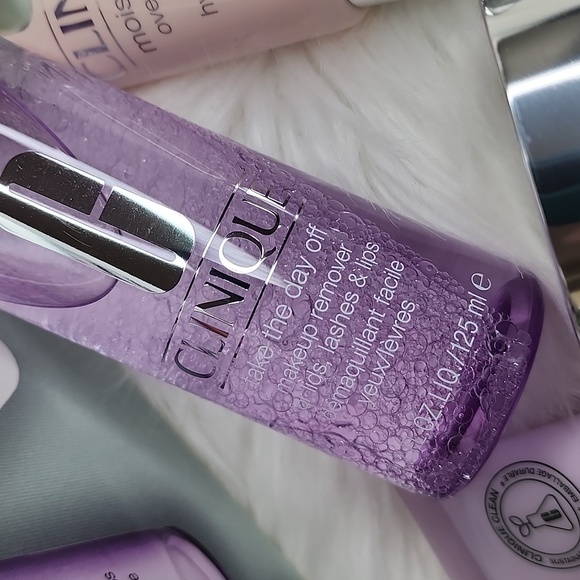 BNEW UNUSED DAY TO NIGHT SKIN CARE SET MOISTURE SURGE OVERNIGHT MASK AND MORE - Picture 4 of 16